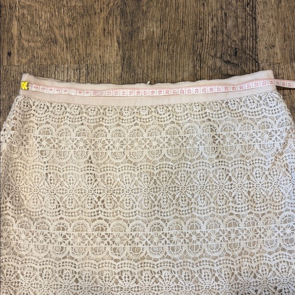 Club Monaco Ivory Lace Mini Skirt - Picture 7 of 9